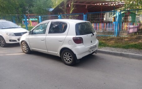 Toyota Vitz, 2000 год, 330 000 рублей, 3 фотография