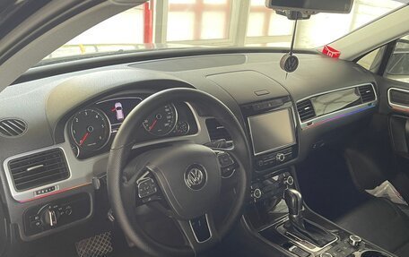 Volkswagen Touareg III, 2011 год, 2 050 000 рублей, 17 фотография