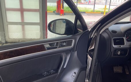 Volkswagen Touareg III, 2011 год, 2 050 000 рублей, 18 фотография