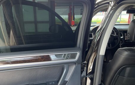 Volkswagen Touareg III, 2011 год, 2 050 000 рублей, 19 фотография