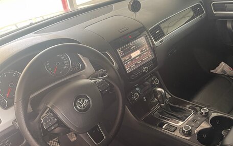 Volkswagen Touareg III, 2011 год, 2 050 000 рублей, 23 фотография