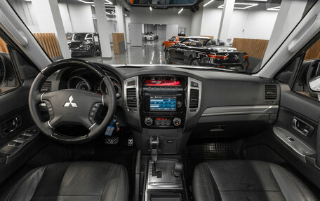 Mitsubishi Pajero IV, 2014 год, 2 360 000 рублей, 10 фотография