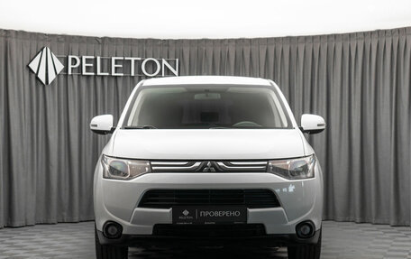 Mitsubishi Outlander III рестайлинг 3, 2013 год, 960 000 рублей, 3 фотография