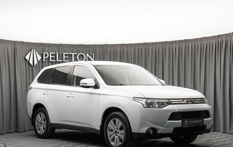 Mitsubishi Outlander III рестайлинг 3, 2013 год, 960 000 рублей, 2 фотография