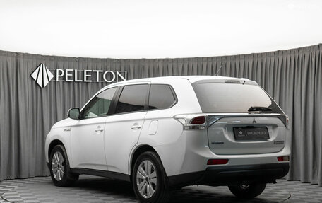 Mitsubishi Outlander III рестайлинг 3, 2013 год, 960 000 рублей, 5 фотография