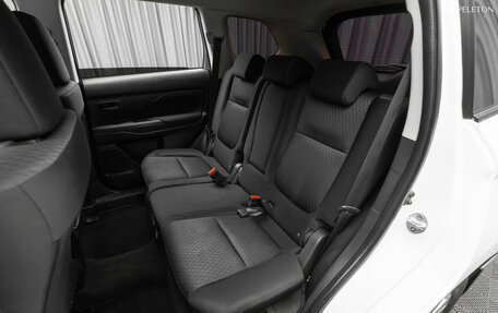 Mitsubishi Outlander III рестайлинг 3, 2013 год, 960 000 рублей, 14 фотография