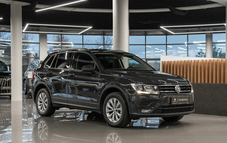 Volkswagen Tiguan II, 2018 год, 2 090 000 рублей, 2 фотография