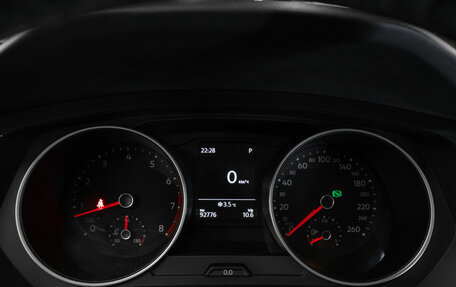 Volkswagen Tiguan II, 2018 год, 2 090 000 рублей, 13 фотография