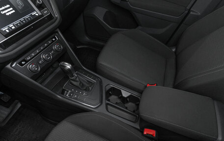 Volkswagen Tiguan II, 2018 год, 2 090 000 рублей, 16 фотография