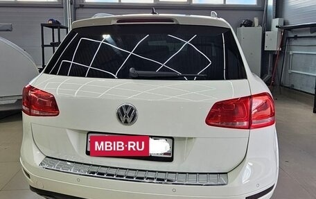 Volkswagen Touareg III, 2011 год, 2 570 000 рублей, 2 фотография
