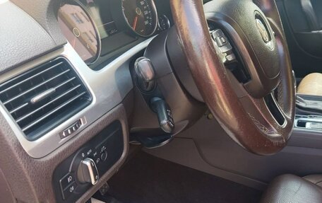 Volkswagen Touareg III, 2011 год, 2 570 000 рублей, 17 фотография