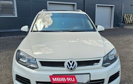 Volkswagen Touareg III, 2011 год, 2 570 000 рублей, 28 фотография