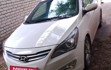 Hyundai Solaris II рестайлинг, 2015 год, 1 400 000 рублей, 2 фотография