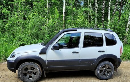 Chevrolet Niva I рестайлинг, 2019 год, 900 000 рублей, 3 фотография