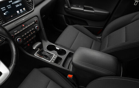 KIA Sportage IV рестайлинг, 2020 год, 2 440 000 рублей, 18 фотография