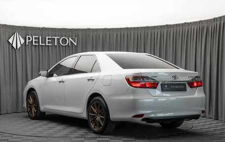 Toyota Camry, 2015 год, 1 860 000 рублей, 4 фотография