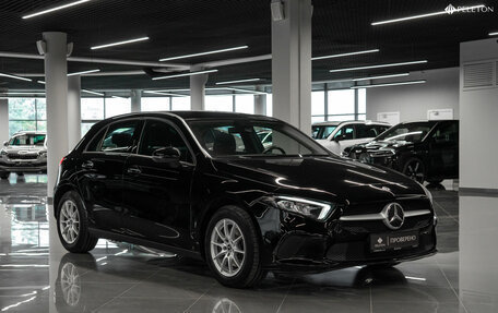 Mercedes-Benz A-Класс, 2020 год, 2 440 000 рублей, 2 фотография