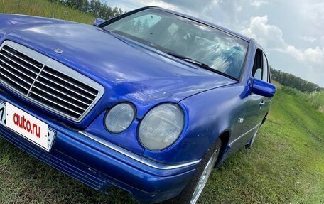 Mercedes-Benz E-Класс, 1996 год, 225 000 рублей, 2 фотография