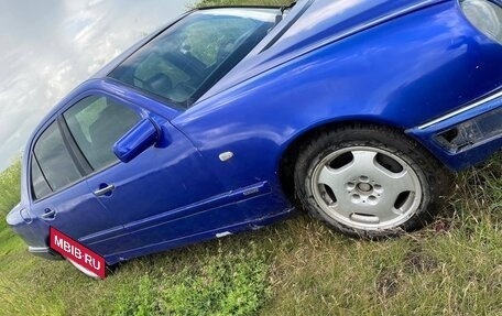 Mercedes-Benz E-Класс, 1996 год, 225 000 рублей, 3 фотография
