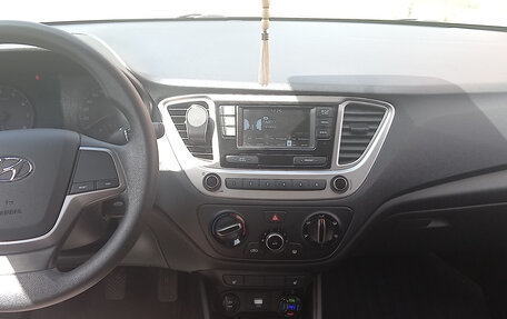 Hyundai Solaris II рестайлинг, 2019 год, 1 430 000 рублей, 3 фотография
