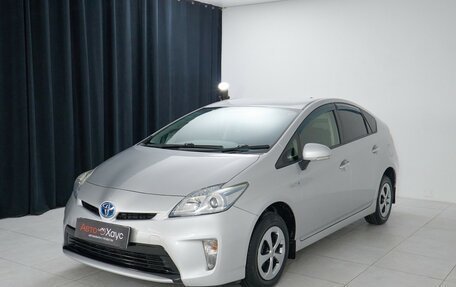 Toyota Prius, 2015 год, 1 265 000 рублей, 3 фотография