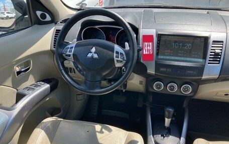 Mitsubishi Outlander III рестайлинг 3, 2008 год, 990 000 рублей, 16 фотография