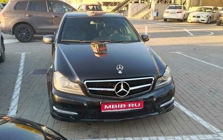 Mercedes-Benz C-Класс, 2011 год, 1 750 000 рублей, 1 фотография
