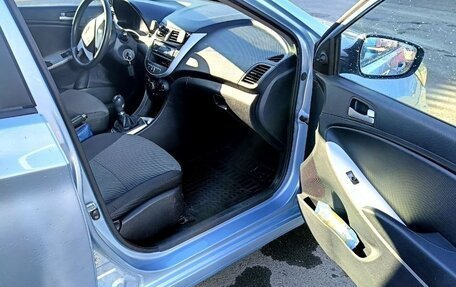 Hyundai Solaris II рестайлинг, 2012 год, 720 000 рублей, 4 фотография