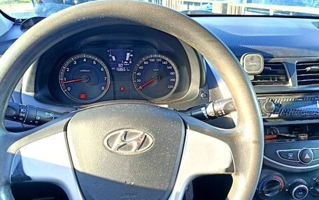 Hyundai Solaris II рестайлинг, 2012 год, 720 000 рублей, 7 фотография