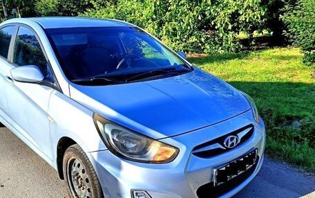Hyundai Solaris II рестайлинг, 2012 год, 720 000 рублей, 19 фотография
