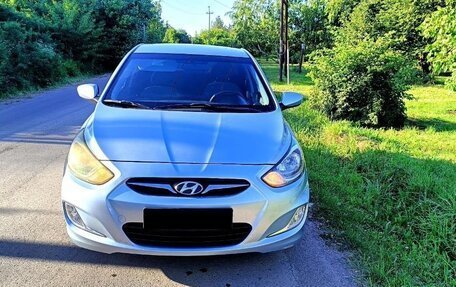 Hyundai Solaris II рестайлинг, 2012 год, 720 000 рублей, 11 фотография