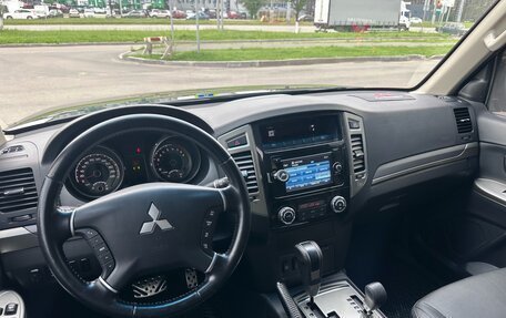 Mitsubishi Pajero IV, 2015 год, 2 350 000 рублей, 30 фотография
