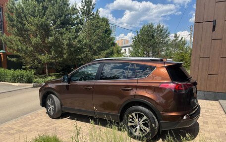 Toyota RAV4, 2017 год, 2 340 000 рублей, 2 фотография