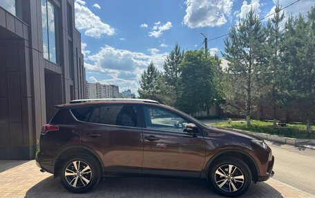 Toyota RAV4, 2017 год, 2 340 000 рублей, 4 фотография