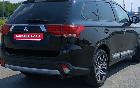Mitsubishi Outlander III рестайлинг 3, 2018 год, 2 100 000 рублей, 5 фотография