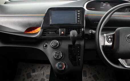 Toyota Sienta II, 2019 год, 1 499 000 рублей, 20 фотография