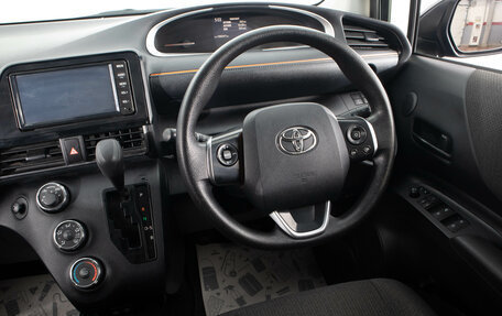 Toyota Sienta II, 2019 год, 1 499 000 рублей, 21 фотография
