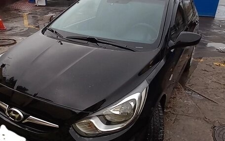 Hyundai Solaris II рестайлинг, 2014 год, 900 000 рублей, 1 фотография
