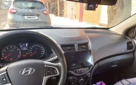 Hyundai Solaris II рестайлинг, 2014 год, 900 000 рублей, 10 фотография