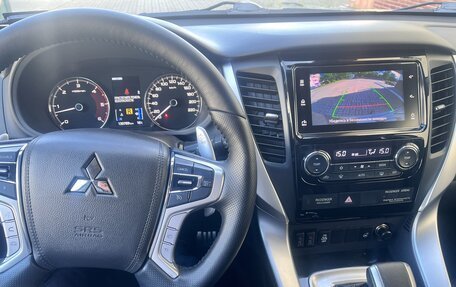 Mitsubishi Pajero Sport III рестайлинг, 2017 год, 3 850 000 рублей, 5 фотография