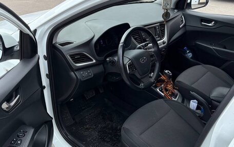 Hyundai Solaris II рестайлинг, 2017 год, 1 300 000 рублей, 5 фотография