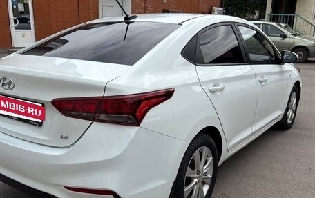 Hyundai Solaris II рестайлинг, 2017 год, 1 300 000 рублей, 4 фотография
