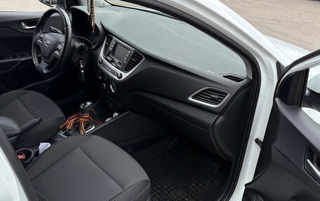 Hyundai Solaris II рестайлинг, 2017 год, 1 300 000 рублей, 8 фотография