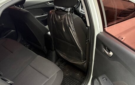 Hyundai Solaris II рестайлинг, 2017 год, 1 300 000 рублей, 10 фотография