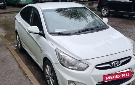 Hyundai Solaris II рестайлинг, 2011 год, 530 000 рублей, 2 фотография