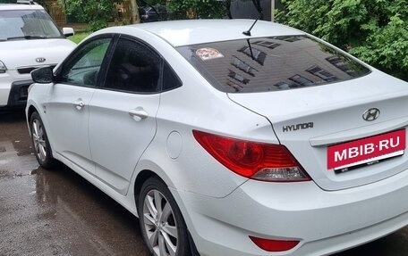 Hyundai Solaris II рестайлинг, 2011 год, 530 000 рублей, 3 фотография
