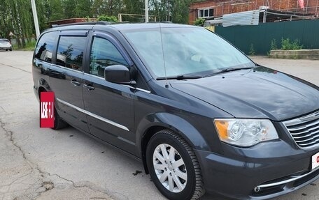 Chrysler Town & Country V рестайлинг, 2012 год, 1 900 000 рублей, 7 фотография