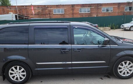 Chrysler Town & Country V рестайлинг, 2012 год, 1 900 000 рублей, 6 фотография