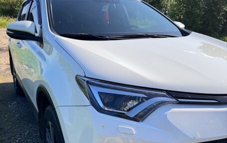 Toyota RAV4, 2018 год, 3 650 000 рублей, 3 фотография