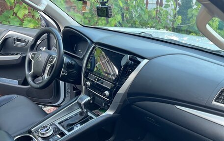Mitsubishi Pajero Sport III рестайлинг, 2020 год, 3 600 000 рублей, 4 фотография